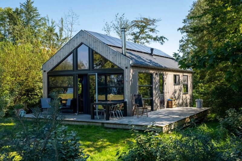 Boek deze pean waterlodges in Friesland voor een unieke vakantie ervaring.