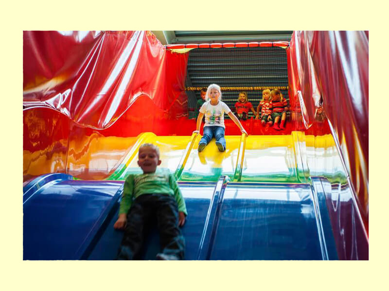 Een dagje naar een pretpark in Friesland is een dag vol plezier.