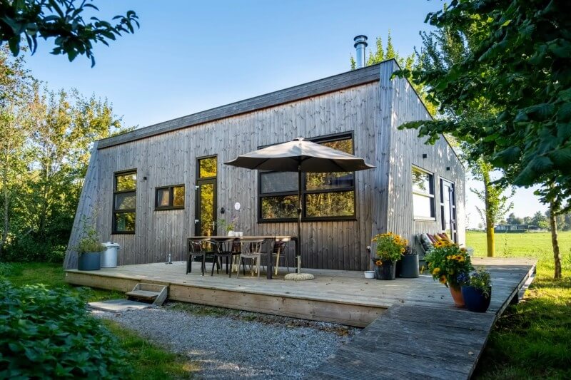 Dit prachtige vakantiehuis staat op een vakantiepark.